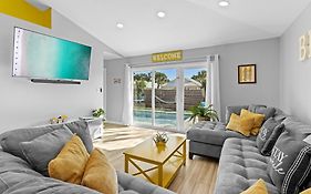 Luxurious Beach House, Private Heated Pool, Dedicated Office, Mins Walk To Beach & Shops